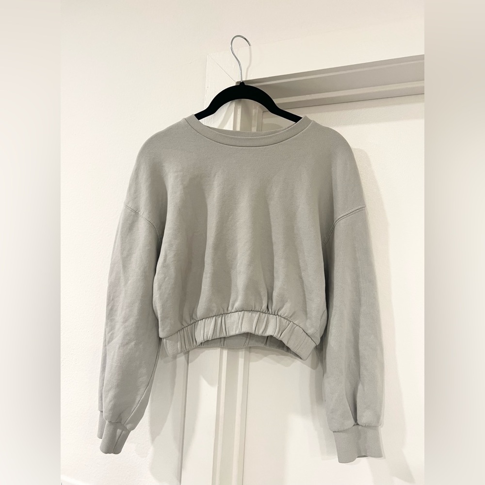 Zara Cropped Crewneck Sweatshirt
